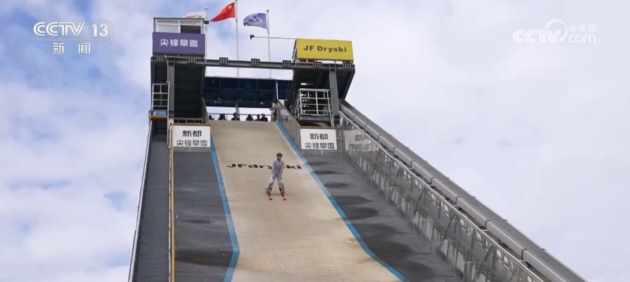 
南京医院黄牛号贩子票贩子代网上预约代挂号电话“开板”迎客！一季到四季、小众到大众 冰雪运动边界拓展释放消费新潜力