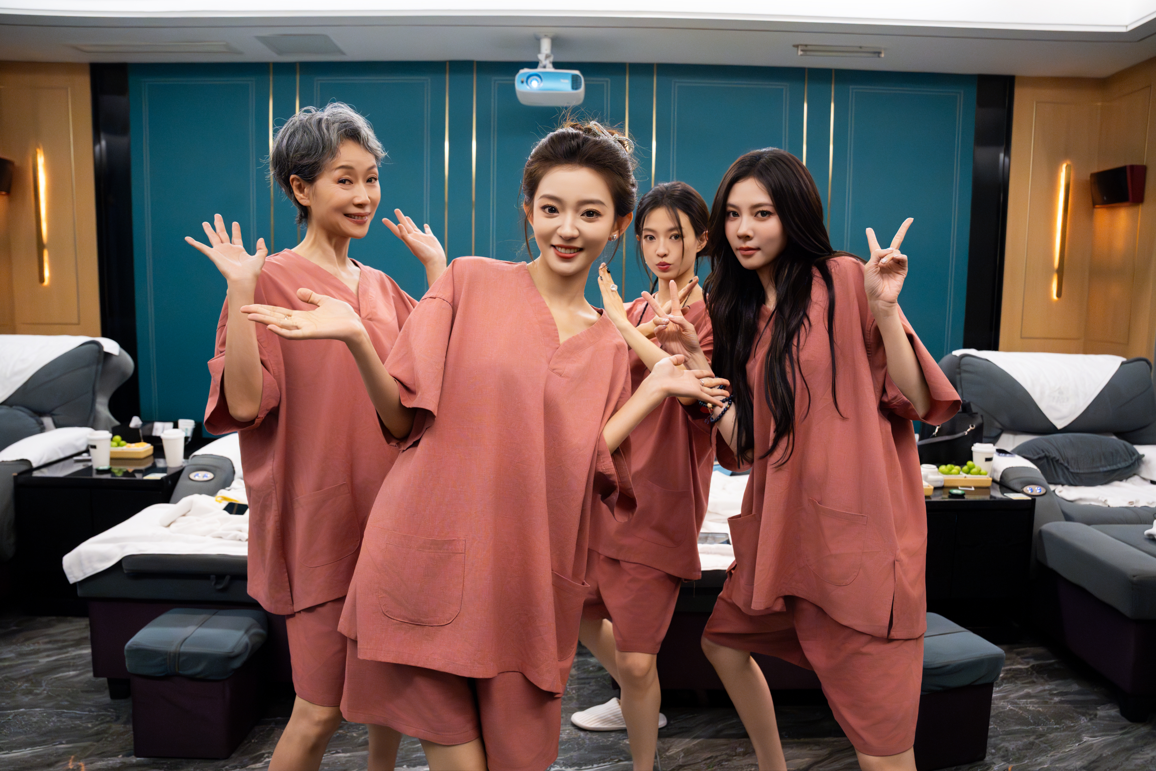 开启文旅传播新模式 《假期中的她们》开播