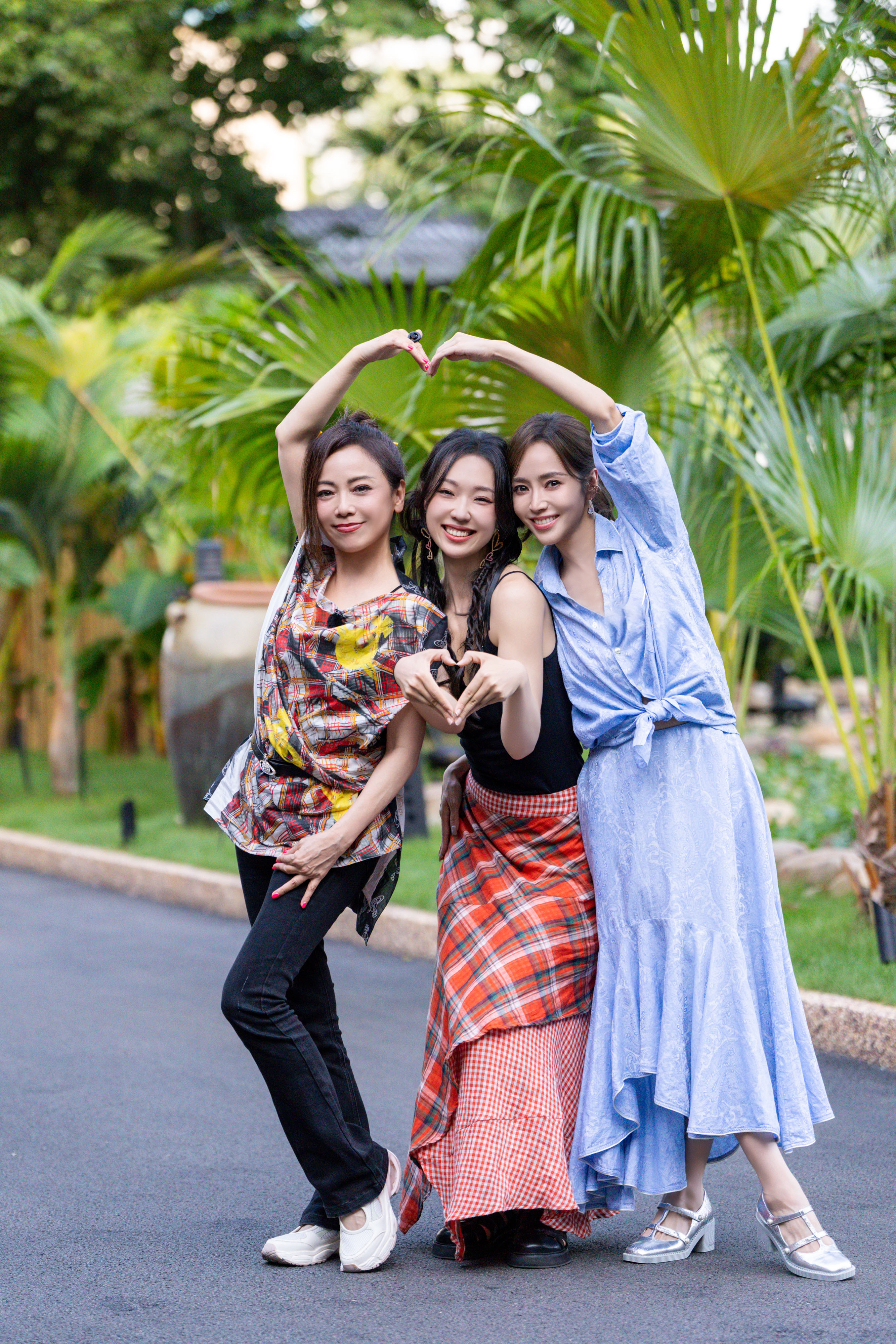 开启文旅传播新模式 《假期中的她们》开播