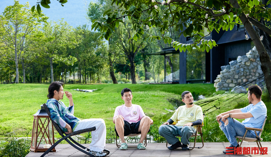 《爸爸当家·慢享季》以爱为名,书写互助育儿新篇章