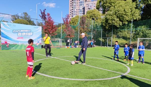 
沈阳盛京医院黄牛号贩子票贩子代网上预约代挂号电话嘉康利连续四年举办社区公益少年足球赛，诠释“健康的意义”