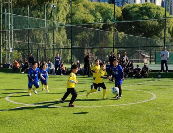 
沈阳盛京医院黄牛号贩子票贩子代网上预约代挂号电话嘉康利连续四年举办社区公益少年足球赛，诠释“健康的意义”