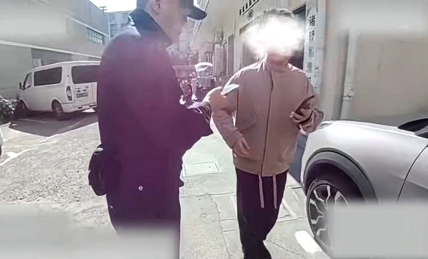 
上海市口腔医院黄牛号贩子票贩子代网上预约代挂号电话赶紧退！全群都是“气氛组” 只有你一人在“投资”