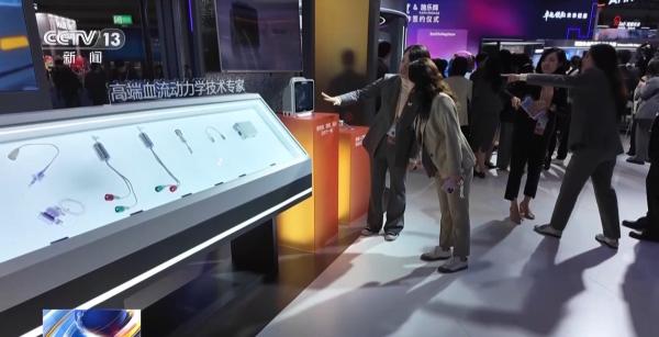 
二龙路肛肠医院黄牛号贩子票贩子代网上预约代挂号电话新朋老友“打卡”进博会 瞄准商机按下落地中国“快进键”