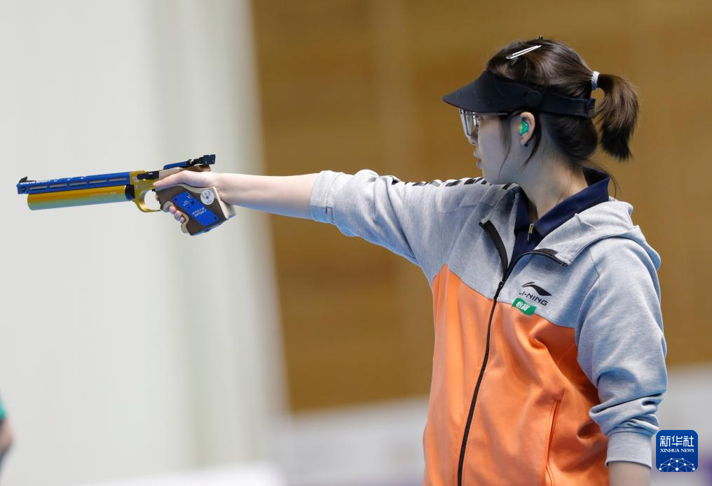 射击世锦赛：姚千寻获女子10米气手枪决赛冠军
