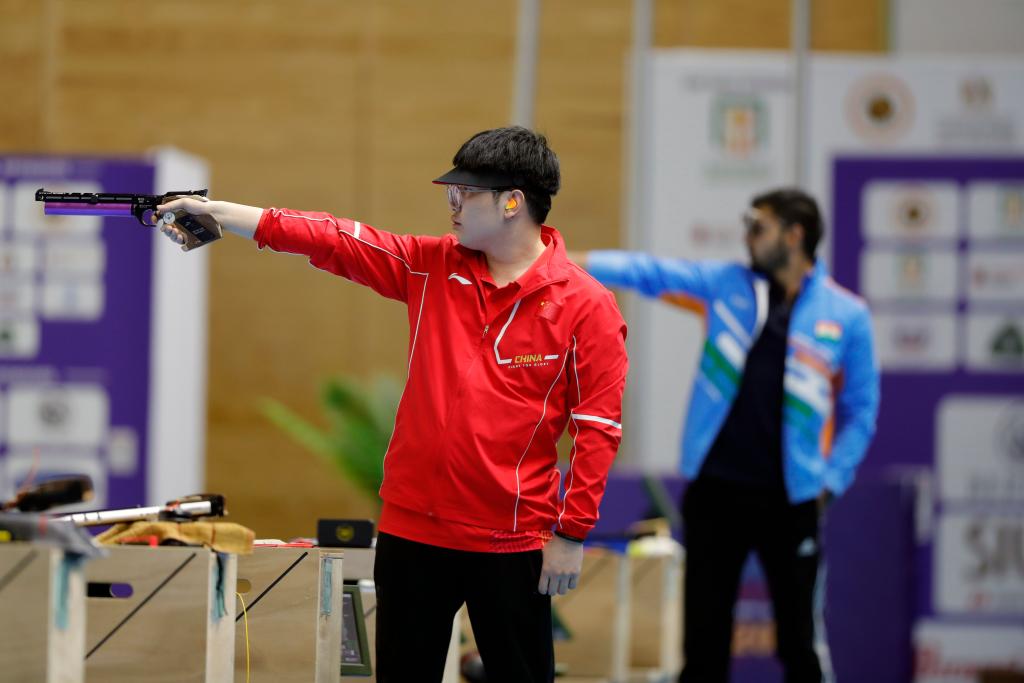 射击世锦赛：中国队再夺两金 团体项目破世界纪录