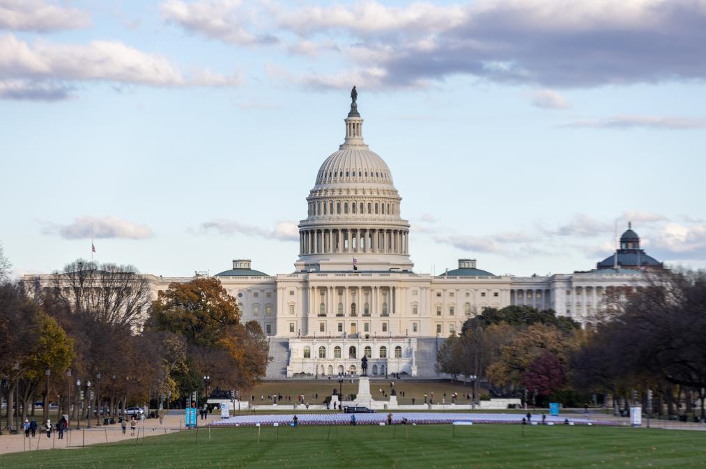 拼车骑摩托去华盛顿？美众议员花式上路赶“表决”