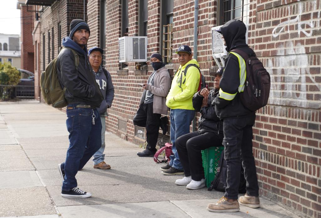 历史最长“停摆”将结束，美国“坏账”继续