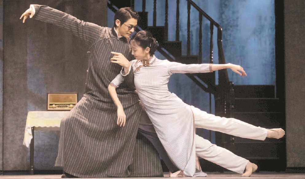 舞剧《永不消逝的电波》迎来800场 “双子星”:以新美学“破壁”舞台