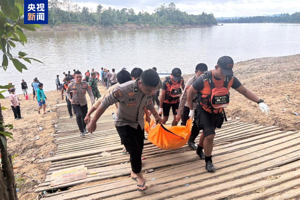 印尼东加里曼丹省一船只沉没 致8人死亡