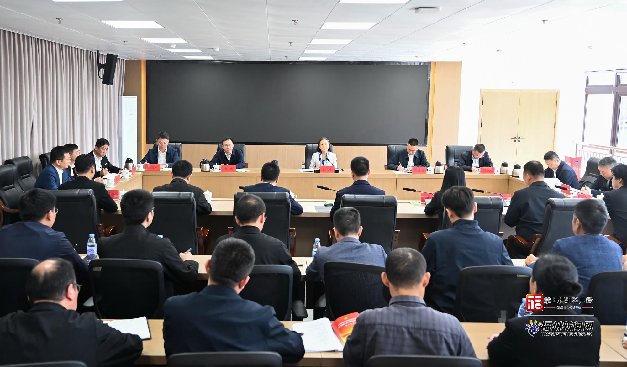 郭宁宁在福建技术师范学院宣讲并调研