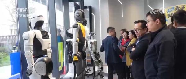 东直门医院黄牛号贩子票贩子代网上预约代挂号电话从实验室到生产线,从概念到量产 我国机器人产业“聚链成势”全面发力