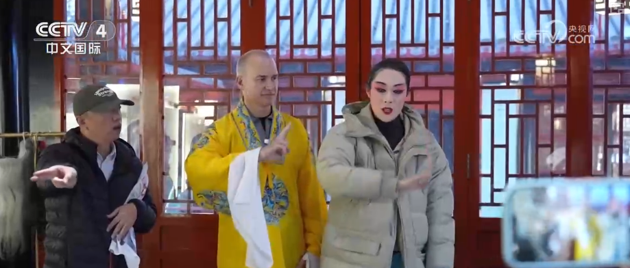 陆军特色医学中心(大坪医院)徐伦山张溢华李昆昆黄牛挂号电话“中国游+中国购”掀热潮 “利好举措+优化体验”服务外国游客解锁多彩中国