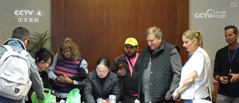 陆军特色医学中心(大坪医院)徐伦山张溢华李昆昆黄牛挂号电话“中国游+中国购”掀热潮 “利好举措+优化体验”服务外国游客解锁多彩中国