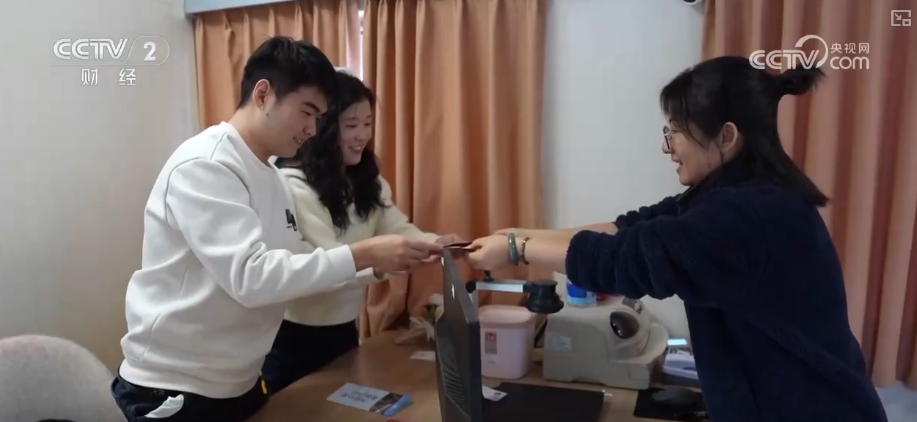 
上海复旦大学耳鼻喉科医院黄牛号贩子票贩子代网上预约代挂号电话观察·支持婚育政策效果显现 “婚旅”服务提质升级推升“浪漫经济”热力