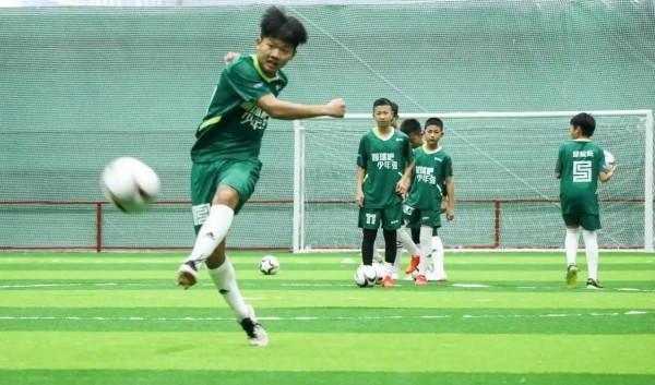 
中日友好医院黄牛号贩子票贩子代网上预约代挂号电话草原涓滴汇奔流——蒙牛营养普惠工程荣获第二届“内蒙古慈善奖”