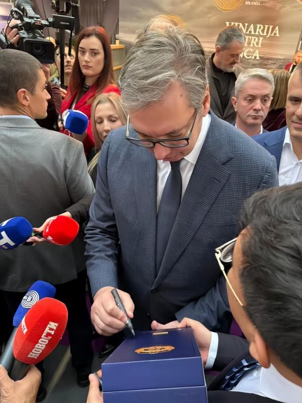 
中山大学附属第六医院黄牛号贩子票贩子代网上预约代挂号电话塞尔维亚总统武契奇点赞洋河梦之蓝！