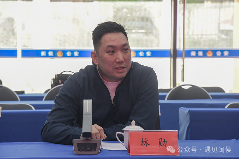 退伍军人勇救溺水者获颁见义勇为证书 并捐出全部慰问金