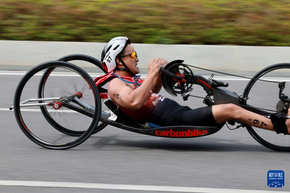 全国第十二届残运会暨第九届特奥会铁人三项比赛在肇庆开赛