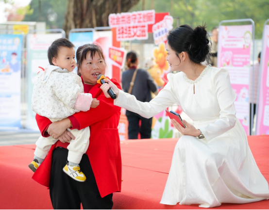 倡导社会共治终结艾滋 台江区举办2025年世界艾滋病日主题宣传活动437