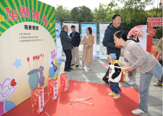 倡导社会共治终结艾滋 台江区举办2025年世界艾滋病日主题宣传活动696