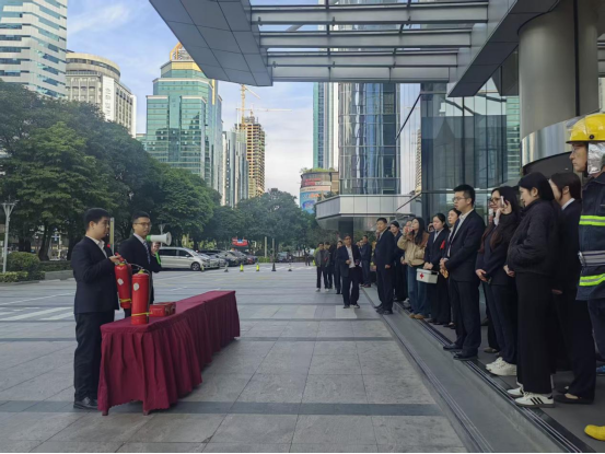 20251128携手驻防线 共战护平安&mdash;消防演练暨安全应急培训活动420