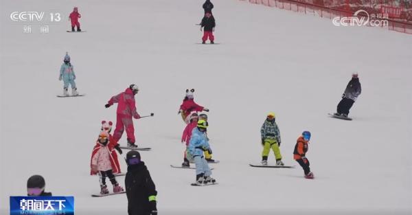 
上海肺科医院黄牛号贩子票贩子代网上预约代挂号电话“冰雪经济”为冬季消费注入强劲动能 “冰雪+”多样化体验激活新引擎