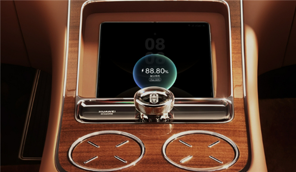 爆款预定！华为Mate X7开售来袭：智能体验+可靠重构折叠屏天花板