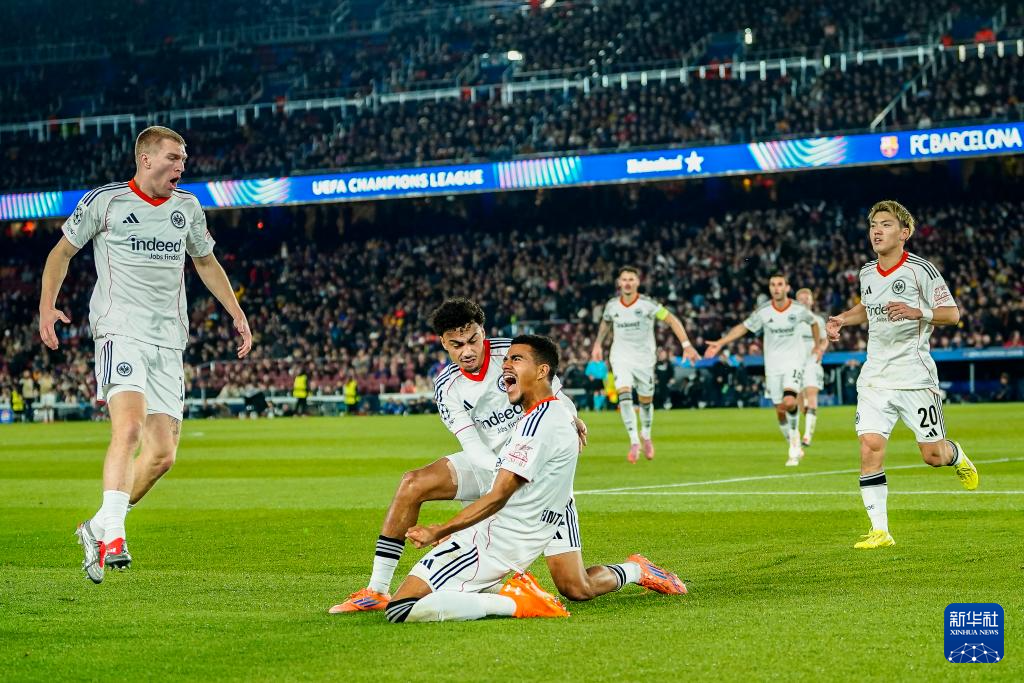 欧冠：巴塞罗那胜法兰克福