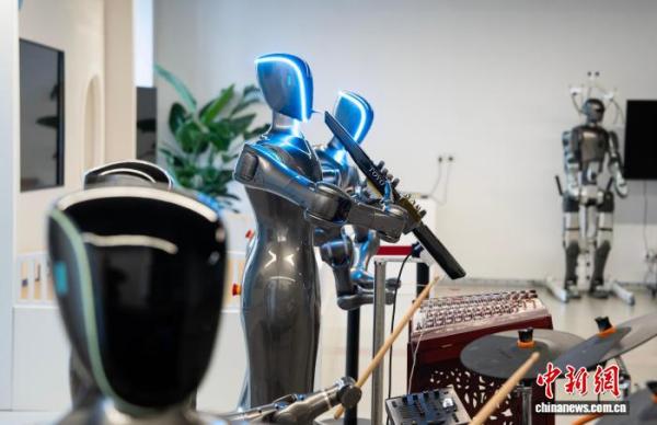 
上海同济医院黄牛号贩子票贩子代网上预约代挂号电话杭州机器人乐队“出圈” 旺季月均五六场表演