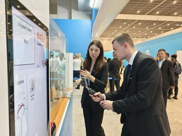 
山东各大医院黄牛挂号电话渤海银行志愿服务：十七年温情滴灌 以金融温度点亮城市文明