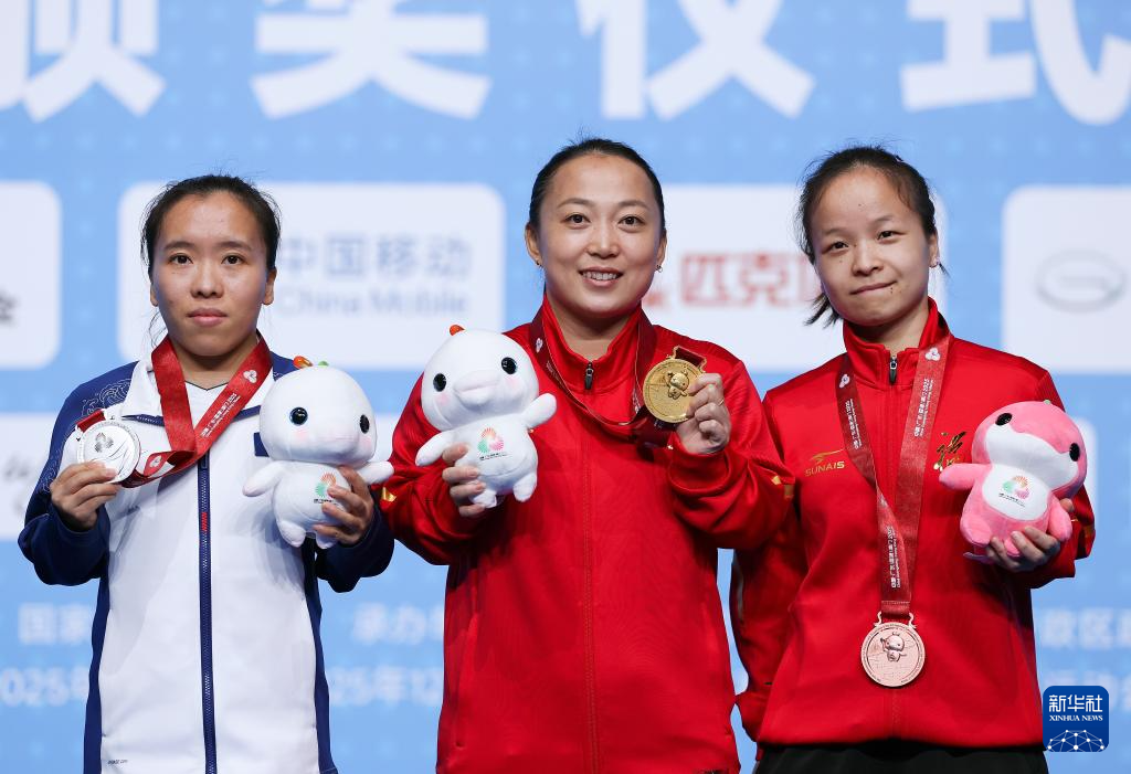 全国残特奥会｜羽毛球：福建队选手李凤梅获SH6女子单打冠军