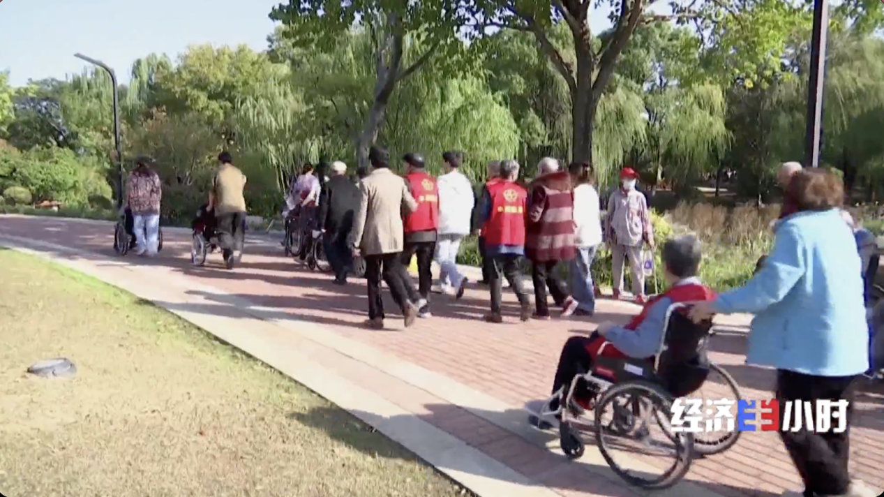 
四川省人民医院黄牛号贩子票贩子代网上预约代挂号电话科技赋能民生 “AI+养老”解锁银发经济新机遇