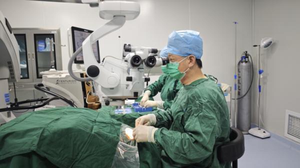 
上海交通大学医学附属上海儿童医学中心张浩何晓敏徐志伟李奋傅立军郭英顾松徐敏王莹宁铂涛张磊袁姝华黄牛挂号电话两代人的共同选择 中国知名公共外交家点赞武汉华厦眼科医院