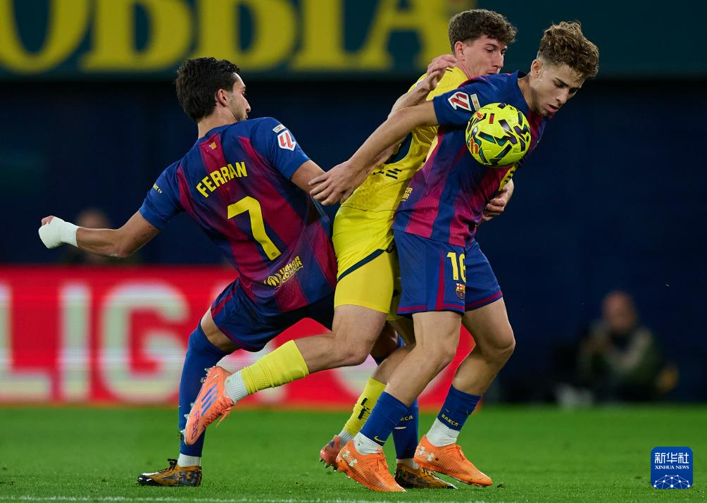 足球——西甲：巴塞罗那胜比利亚雷亚尔