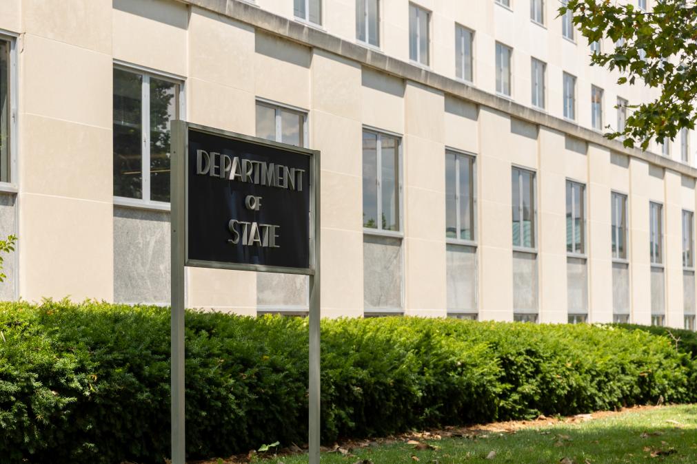 美参议员呼吁特朗普政府勿大规模召回大使