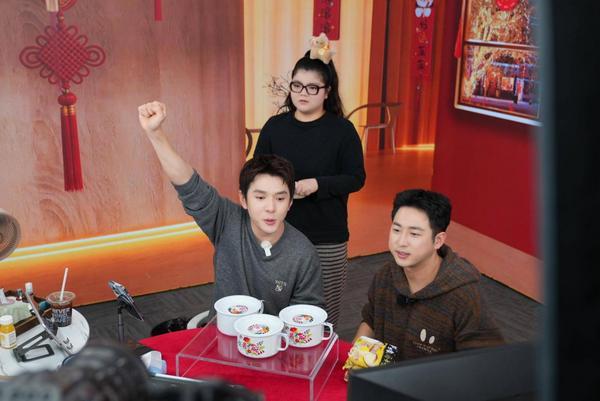 
空港医院黄牛号贩子票贩子代网上预约代挂号电话李佳琦直播间如何把一句“想要”，变成近2万份订单？