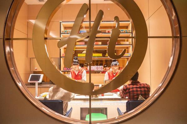 
北京儿童医院陆小彦任晓东陈春红巩纯秀梁学军桑艳梅李莉蒋晶晶刘雯黄牛挂号电话跨年火锅热度走高，海底捞跨年两日订餐量达40万桌