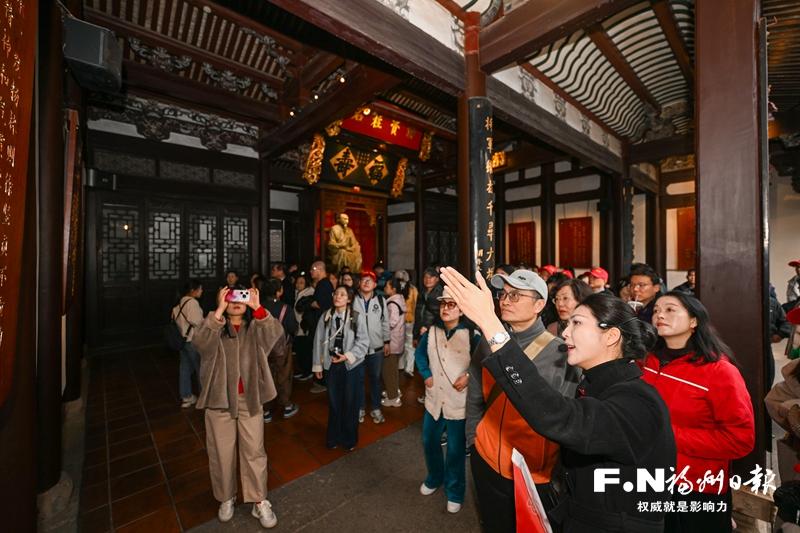 “漫步读鼓楼”主题旅游活动现场见闻