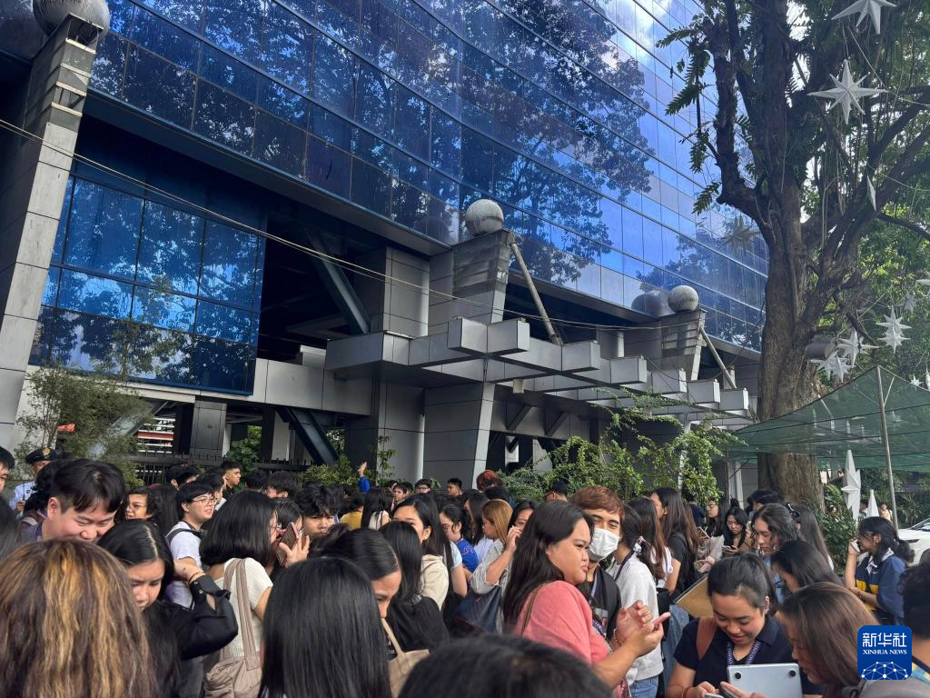 菲律宾南部发生6.7级地震