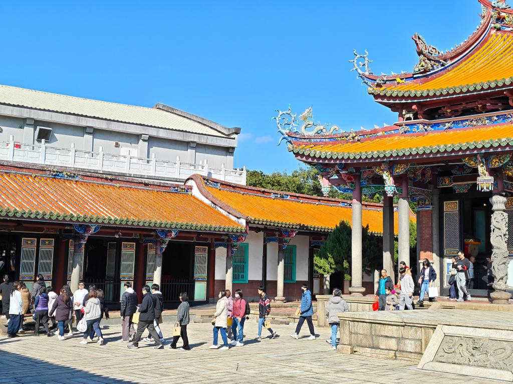 敬先师、祈佳绩：台湾考试季中的孔庙祈福礼