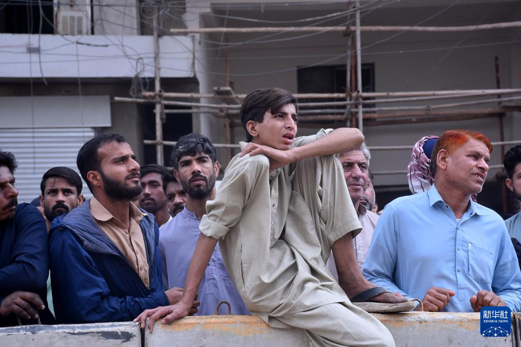 巴基斯坦卡拉奇购物中心火灾已致21人死亡