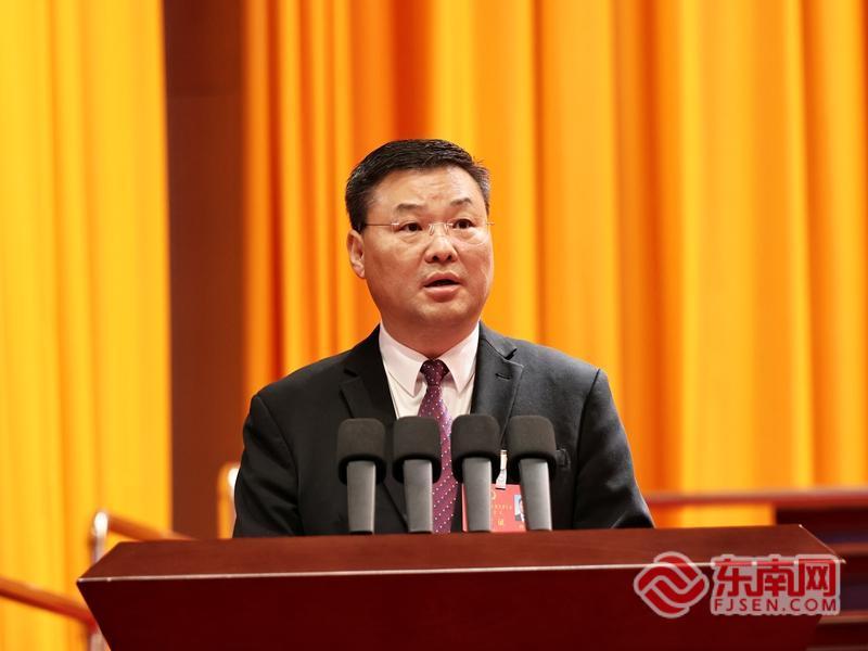 漳州市第十七届人大六次会议开幕 魏东作政府工作报告
