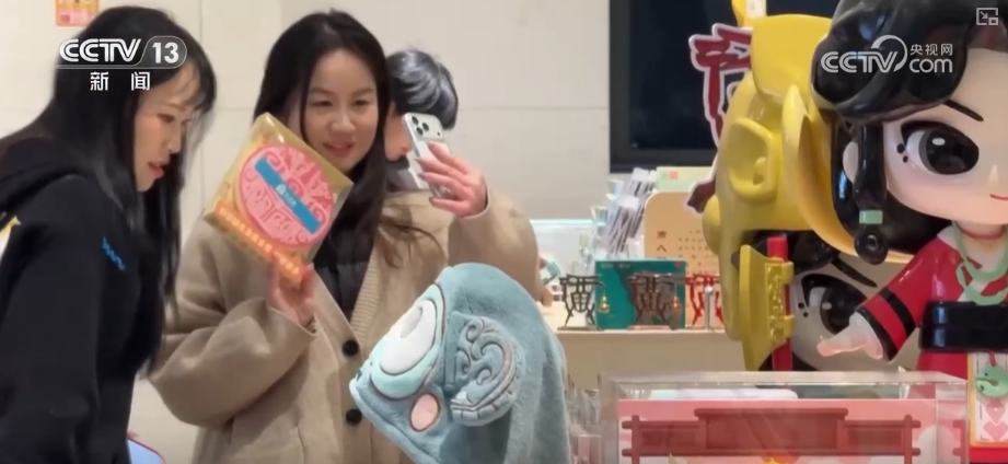 
辽宁省肿瘤医院黄牛号贩子票贩子代网上预约代挂号电话外溢产值3390.95亿元！“电影+”消费热浪溢出影院 释放文化经济增长新空间