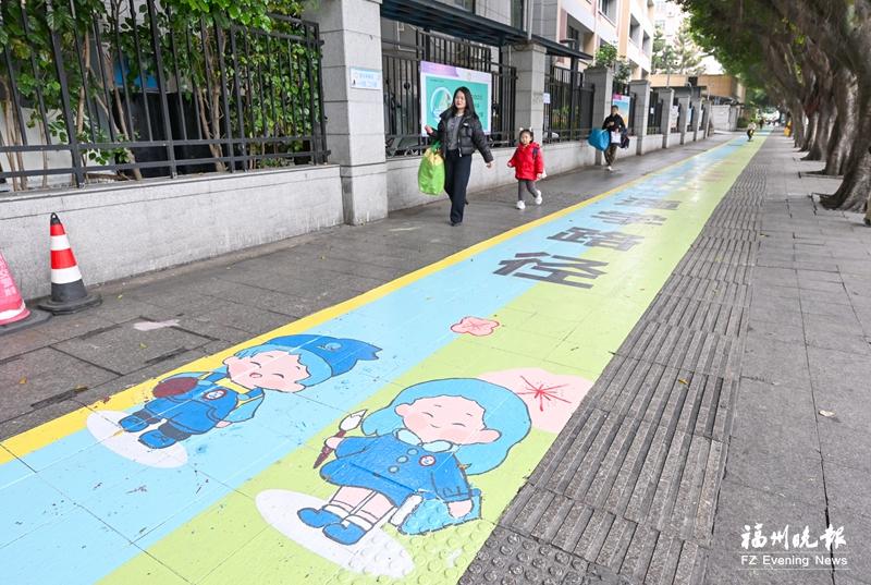 学生担任“社区规划师” 绘就“彩虹上学路”