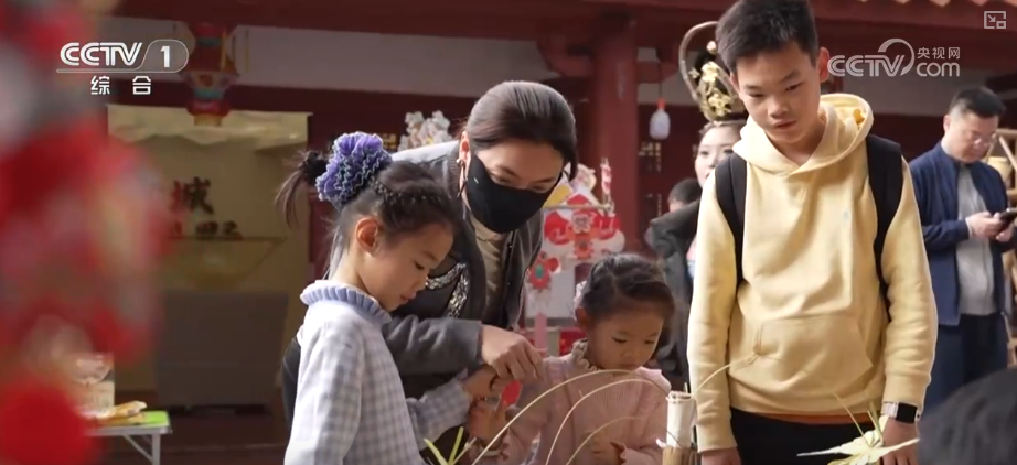 
中南大学湘雅三医院西京医院聂勇战刘学东邓艳春王延李同斌于瑞黄牛挂号电话年俗演出、门票减免、票根联动 “多彩活动+实打实优惠”助力百姓欢喜过大年