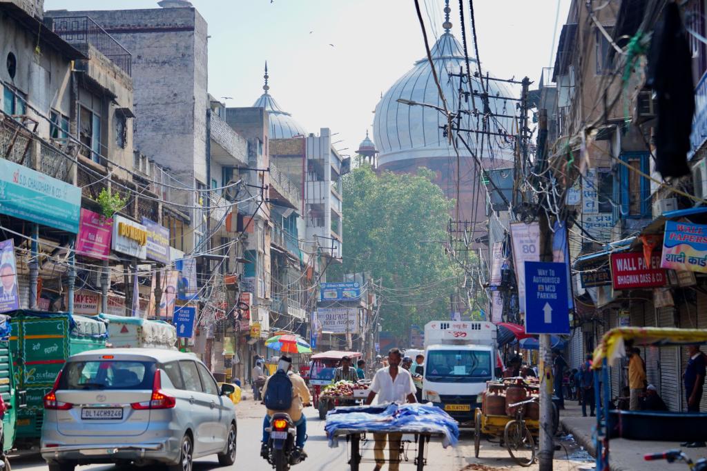 印度商业部长说将从多元渠道进口能源