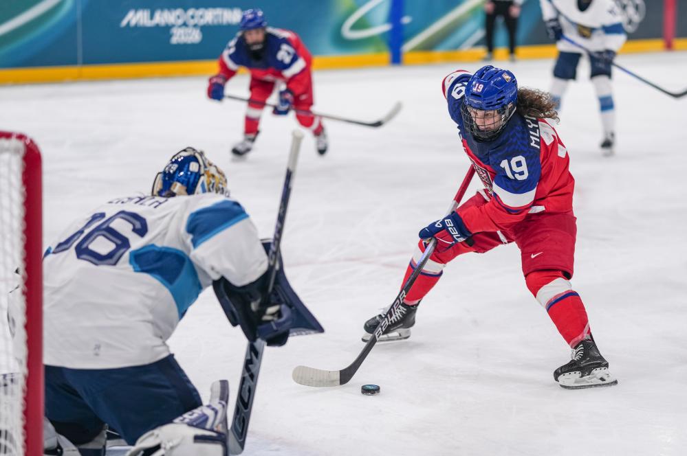 冬奥会｜女子冰球综合：瑞典进八强 捷克终赢球
