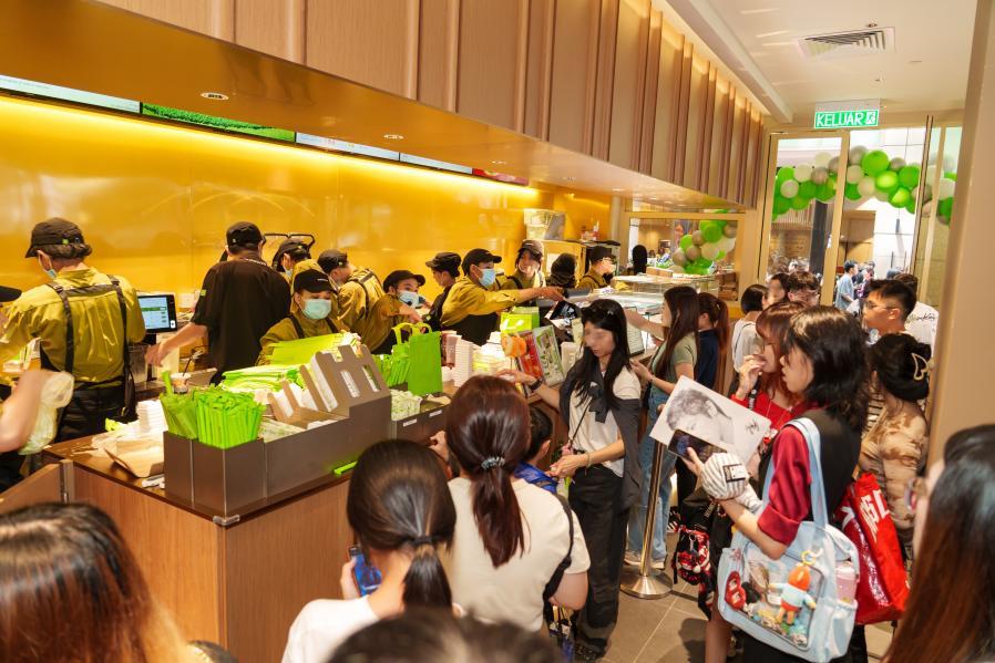 宣武中医医院黄牛号贩子票贩子代网上预约代挂号电话奈雪马来西亚旗舰店开业排长队,三日售出近万份产品