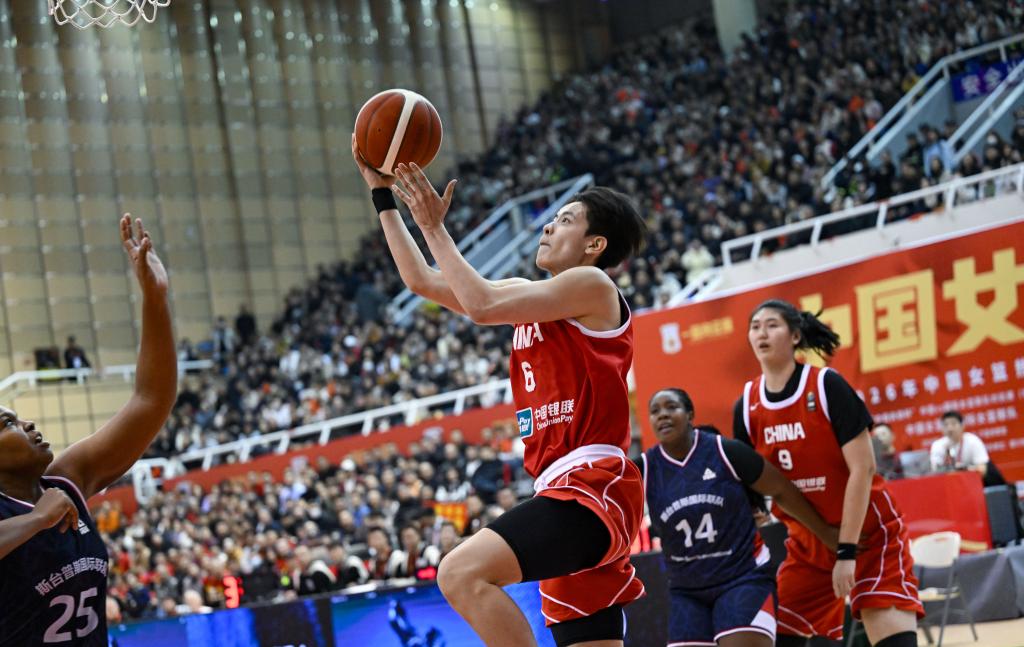 中国女篮银川站热身赛119:74战胜国际联队